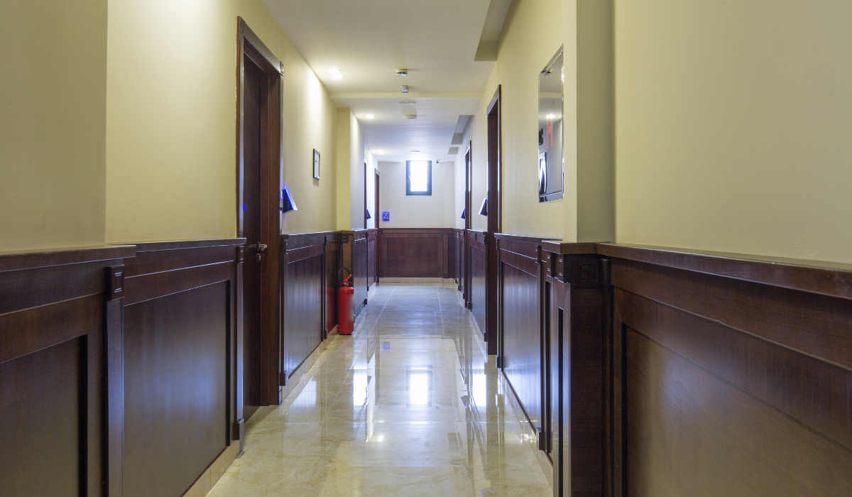 Read more about the article Hónapokig nem porosodik a lakás ha ezt csinálod! A Hotelek így csinálják: