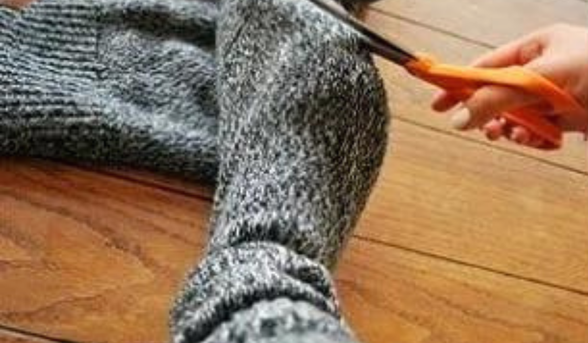 Read more about the article Pulóver átalakítása házi cipővé