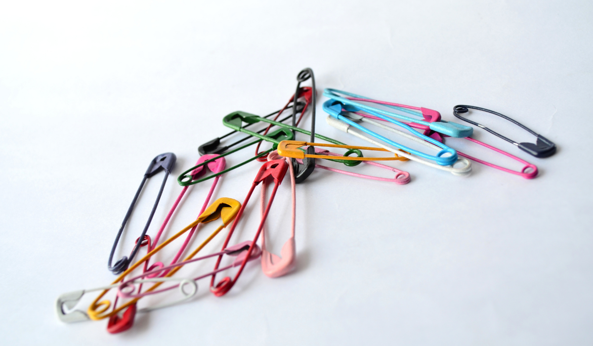 Read more about the article Kreatív Házi Praktikák Biztosítótűvel