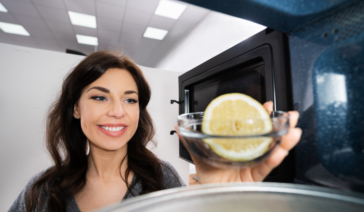 Read more about the article Citromot Rakott a Mikrosütőbe 3 Percre – Elképesztő Dolog Történt Ezután!