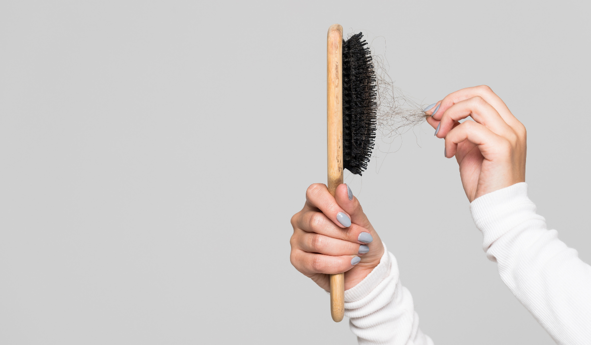 Read more about the article Többé Nem Ragad Rá a Hajad a Kefére és Fésűre, Ha Ezt Csinálod