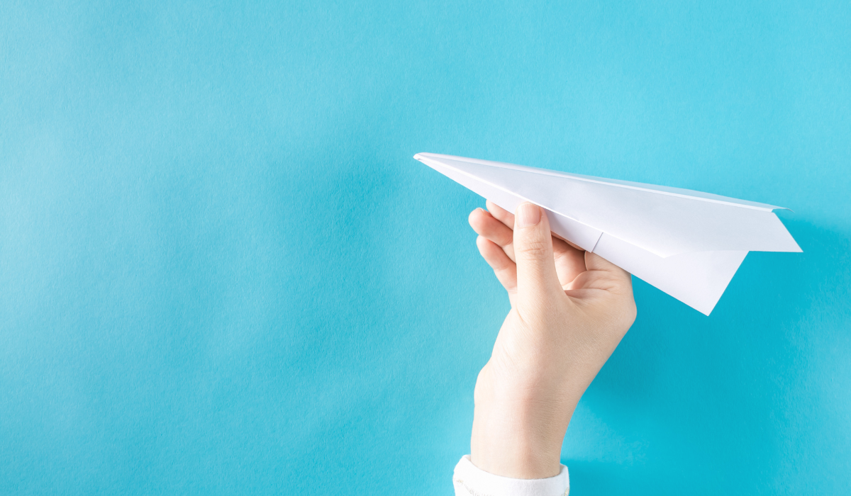 Read more about the article Papírrepülő hajtogatás egyszerűen, mesterfokon